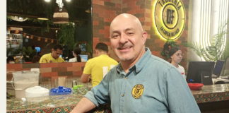 Carlos González, propietarios taquería DF La capital del Taco