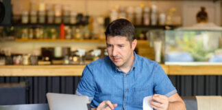 Costo real de un empleado con salario mínimo supera los $2,9 millones mensuales. - Freepick