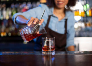 Tips para entrenar al equipo de bar y aumentar las ventas del restaurante